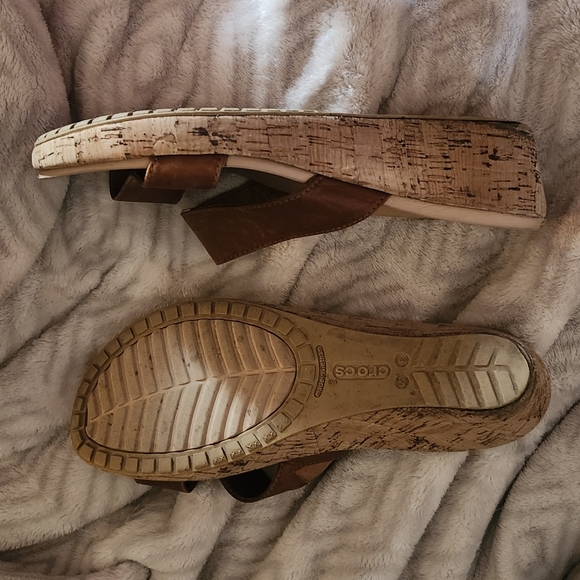 CROCS Women's Tan Slide Sandals - Picture 3 of 4